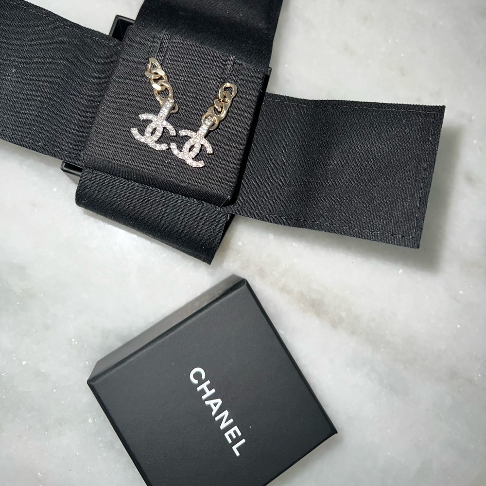 Chanel Chain CC Earrings… - Picture 5 of 9